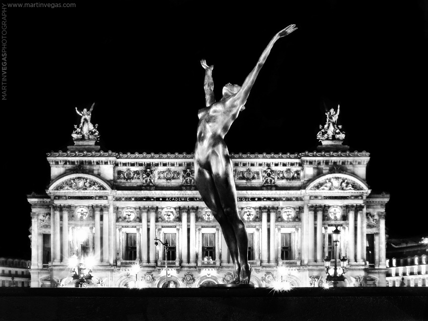http://www.clickblog.it/post/82227/midnight-in-paris-con-martin-vegas-e-yves-pires